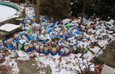 HS-0008
Photo Date: 1-3-18
Photo Credit: Mark Miller
Description: Bottles filled with urine
